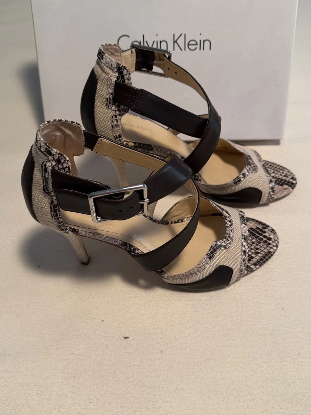 Calvin Klein Zahara Linen/Classic Python Heels Style E3748 Size 9